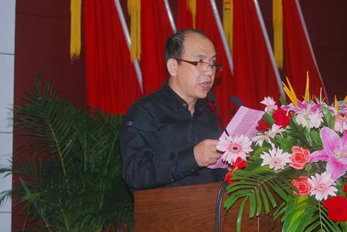 武桥重工董事长_金鹰重工董事长张伟(2)