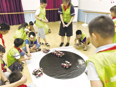 青山:青少年玩转机器人组装