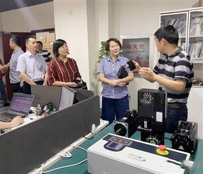 “面对面”“手把手” 孵化器精准服务