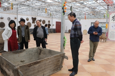 东西湖:调研科普基地