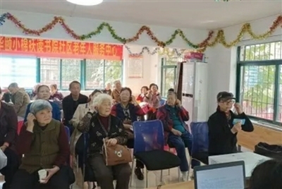 武昌:关爱志愿者 情暖读书院