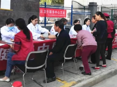 洪山:健康义诊进社区